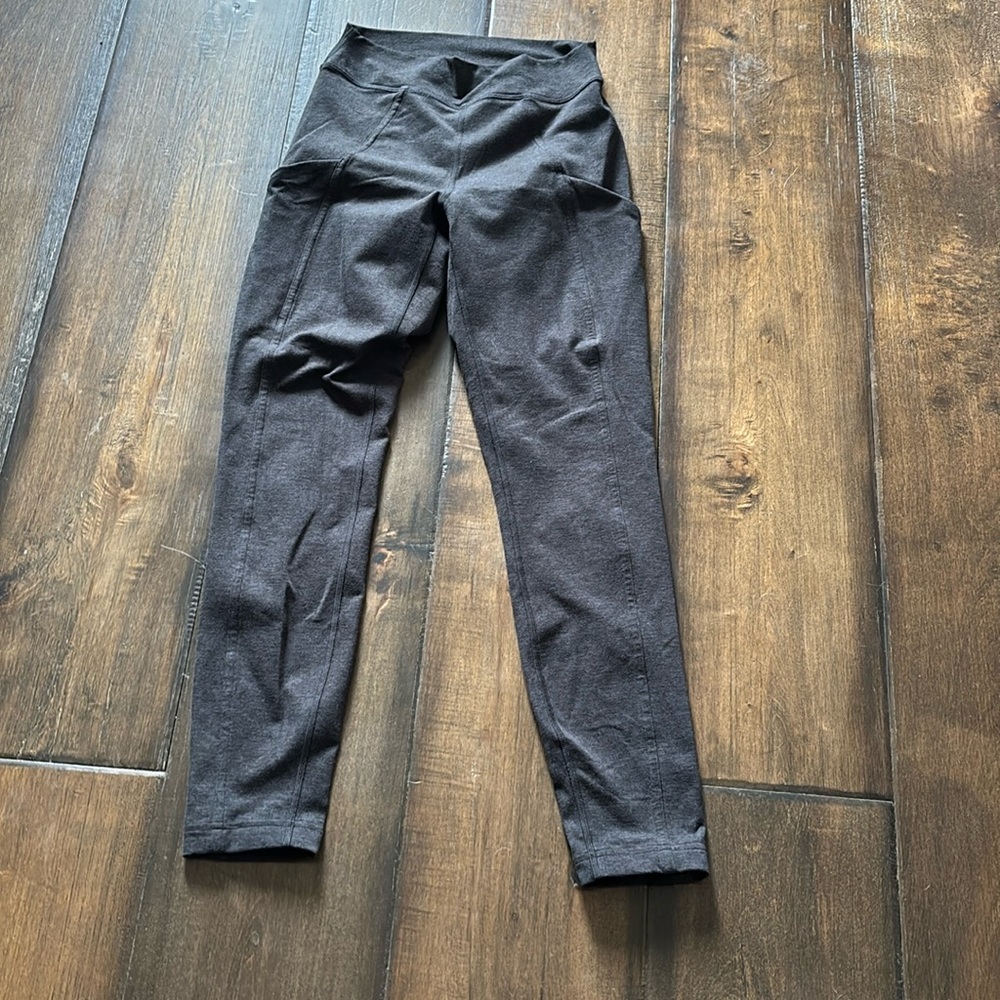 Lululemon size 6 side pocket leggings